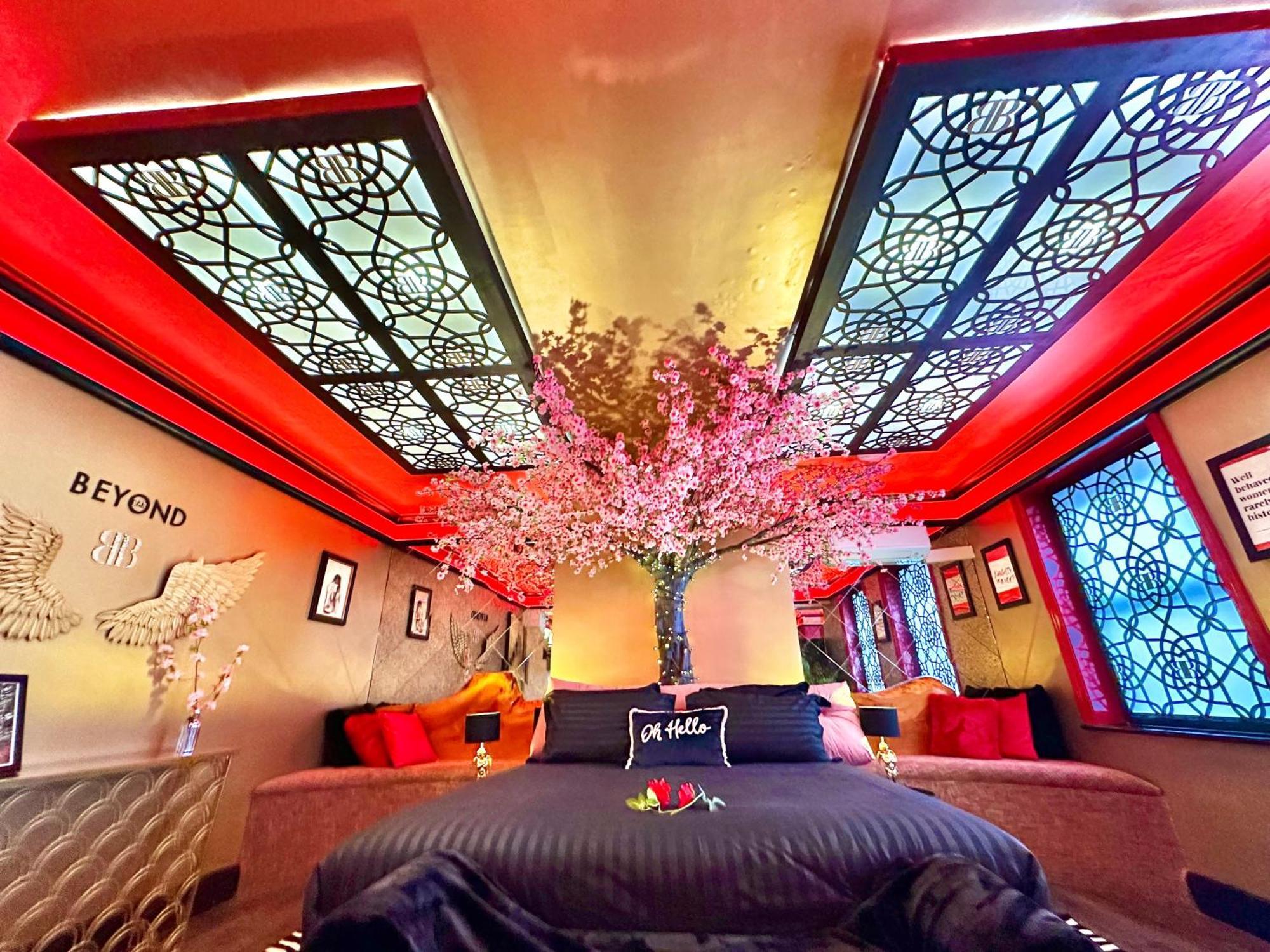 Beyond - Romantic Basement Apartment - Close To Beach - With Parking 伯恩茅斯 外观 照片